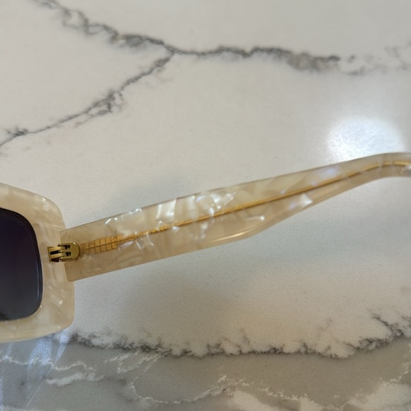BANBÉ the Kendall in white ivory sunglasses